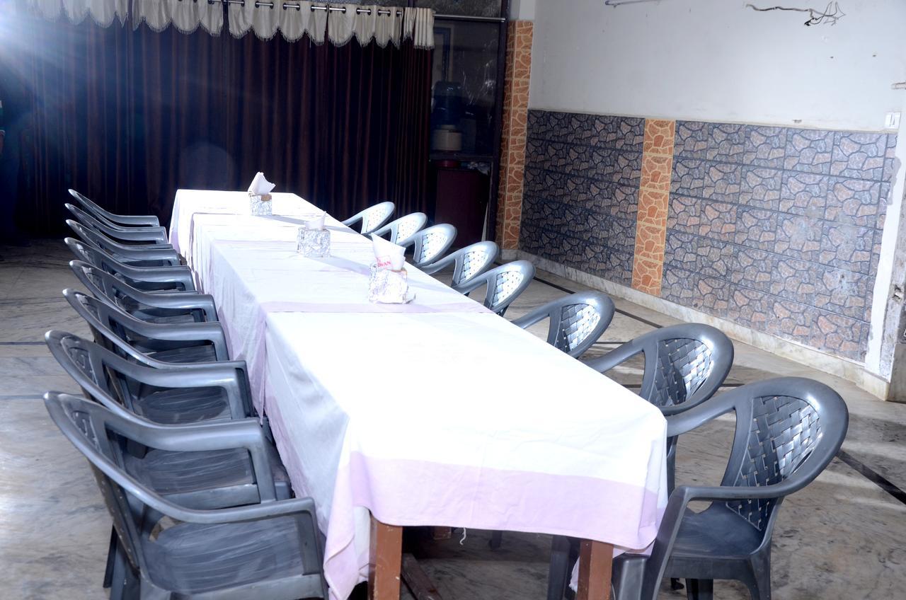 Fabhotel Sarwan Агра Экстерьер фото