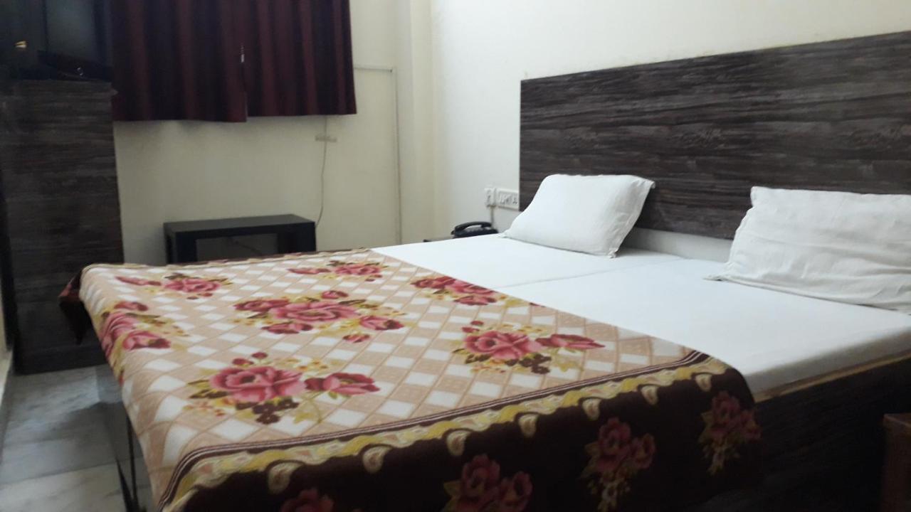 Fabhotel Sarwan Агра Экстерьер фото